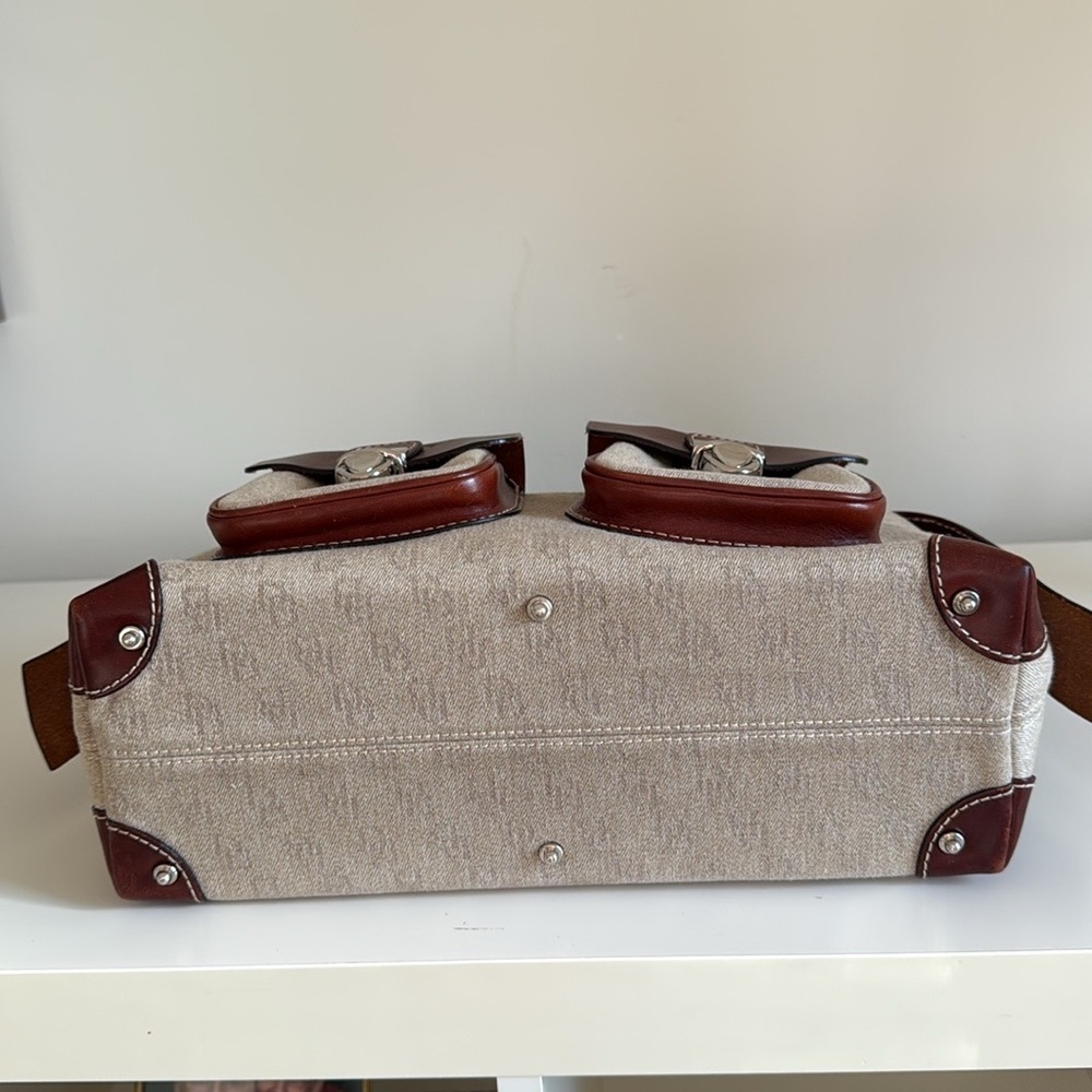 Dooney & Bourke Signature Anniversary Pocket Tote Saddle Brown Leather Handbag - Picture 11 of 16